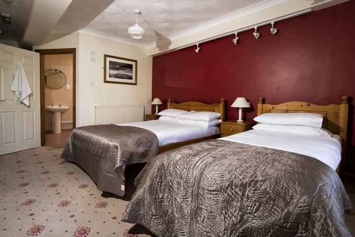 Hotel The Ship 3*